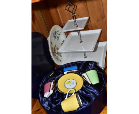 A SMALL QUANTITY OF ROYAL WORCESTER, comprising a boxed Royal Worcester set of four Harlequin coffee cups and saucers in cele