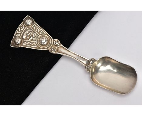 A SILVER IONA CADDY SPOON, the tapered finial with Celtic design, maker's marks for Iona, Alexander Ritchie, silver marks for