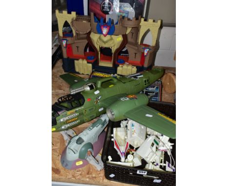 ASSORTED TOYS ETC, to include a Fisher-Price Lions Den Castle Kingdom, Airfix Battle Cruiser with part of box - may be missin