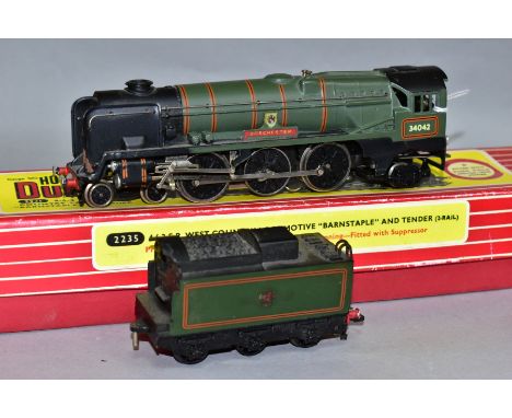 A BOXED HORNBY DUBLO REBUILT WEST COUNTRY CLASS LOCOMOTIVE, 'Dorchester' No 34042, B R lined green livery (3235), complete an