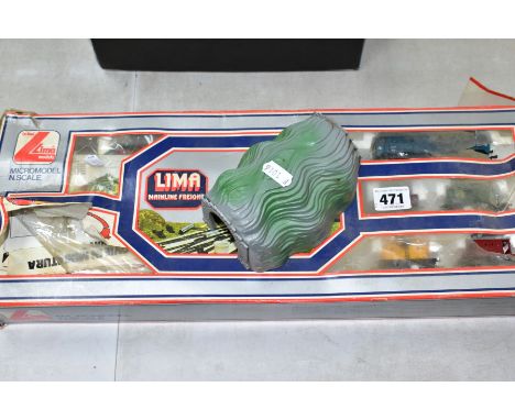 A BOXED LIMA N GAUGE MAINLINE FREIGHT SET, comprising class 31 locomotive No D5518, B.R blue livery (209), rolling stock, tra