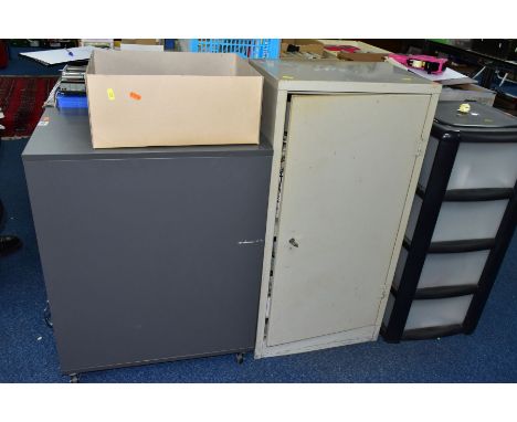 A QUANTITY OF BOXED AND UNBOXED 00 GAUGE RAILWAY TRACK, CONTROLLERS, TOOLS AND WIRING, PAINT etc, (large quantity) of Hornby 