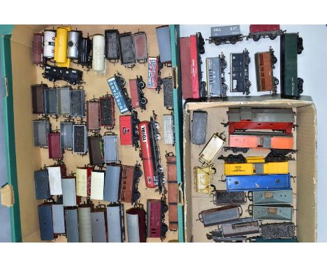 A QUANTITY OF UNBOXED AND ASSORTED 00 GAUGE WAGONS, to include Tri-ang, Hornby, Lima, Dapol, Mainline, Airfix etc, playworn c