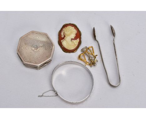 A BAG OF ASSORTED SILVER AND OTHER ITEMS, to include a hexagonal engine turned design compact, engraved monogram to the lid, 