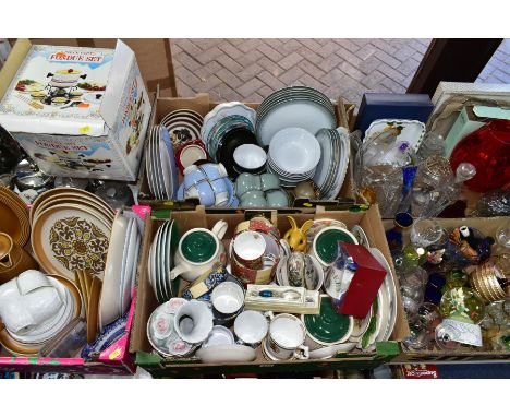 SIX BOXES AND LOOSE CERAMICS, GLASSWARES, KITCHEN ITEMS, ETC, to include Denby Marrakesh teacup and two saucers, Regency gree