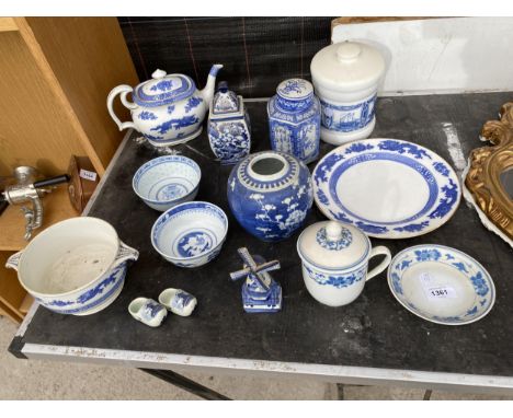 AN ASSORTMENT OF BLUE AND WHITE CERAMIC WARE TO INCLUDE GINGER JARS, PLATES AND A TEAPOT ETC 