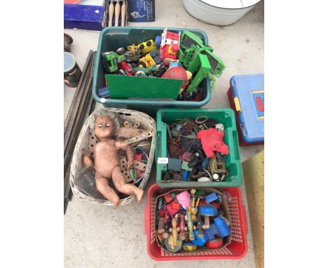 AN ASSORTMENT OF VINTAGE CHILDRENS TOYS TO INCLUDE VEHICLES, ACTION MAN CLOTHING ETC 