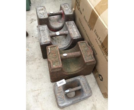 AN ASSORTMENT OF VINTAGE WEIGHTS TO INCLUDE THREE 56LB AND ONE 14LB 