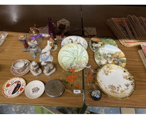 A COLLECTION OF ITEMS TO INCLUDE, CABINET PLATES, CERAMIC ANIMALS, COMMEMORATIVE ITEMS, ETC 