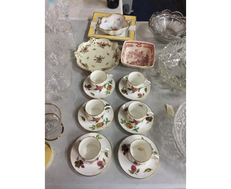 A SET OF 6 ROYAL WORCESTER 'ARDEN' CUPS AND SAUCERS. A VILLEROY AND BOCH ASHTRAY, ETC 