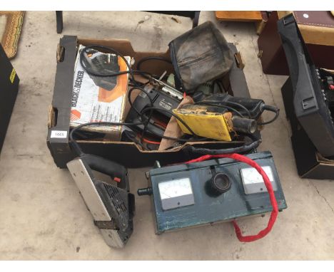 AN ASSORTMENT OF POWER TOOLS TO INCLUDE A SANDER, PLANE AND JIGSAW ETC 