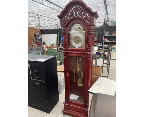 A MODERN LONG CASE CLOCK WITH QUARTZ MOVEMENT AND CHIME MELODY 