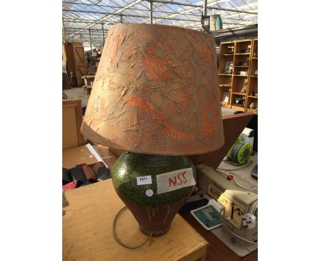 A CERAMIC TABLE LAMP WITH LARGE SHADE 