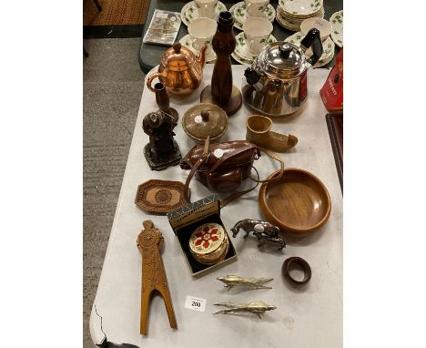 AN AMOUNT OF COLLECTABLES TO INCLUDE, A STRATTON COMPACT, TREEN ITEMS, KETTLE, CAMERA, SILVER PLATE PHEASANTS, ETC 