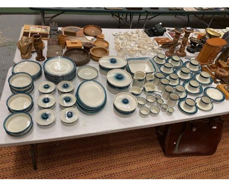 A VERY LARGE AMOUNT OF WEDGWOOD BLUE PACIFIC DINNERWARE TO INCLUDE, VARIOUS SIZES OF PLATES, BOWLS, LIDDED BOWLS, TUREENS, CO