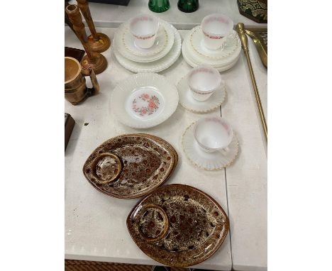FOUR PIECES OF FOSTERS STUDIO POTTERY,  CORNWALL, PLUS A QUANTITY OF TERMOCRISA CUPS, SAUCERS AND PLATES 