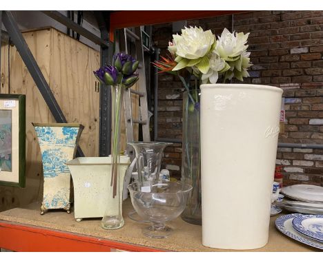 A QUANTITY OF LARGE DECORATIVE ITEMS TO INCLUDE, GLASS AND CERAMIC VASES, PLANTERS, ETC 
