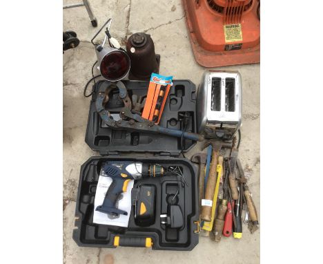 VARIOUS TOOLS AND ELECTRICALS TO INCLUDE A BOXED CORDLESS MC ALLISTER DRILL, INFRA RED LAMP ETC 