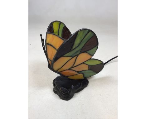 A Tiffany style butterfly lamp A/F W:10cm x D:15cm x H:18cm