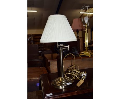 PAIR OF GOOD QUALITY FLUTED BRASS TABLE LAMPS, EACH HEIGHT APPROX 43CM, TOGETHER WITH A METAL READING TABLE LAMP  (ALL WITH S