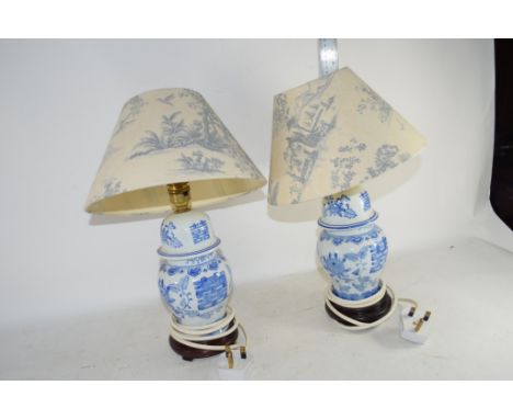 PAIR OF CERAMIC TABLE LAMPS WITH CHINESE VASES AND COVERS, CONVERTED FOR ELECTRICITY