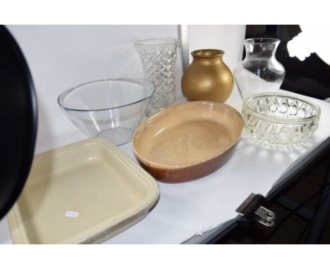 BOX CONTAINING GLASS WARES INCLUDING A GLASS CELERY TYPE VASE, GLASS BOWL AND VASE AND SOME CERAMIC KITCHEN SERVING DISHES