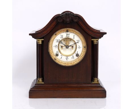 An American chiming mantel clock 29cm high
