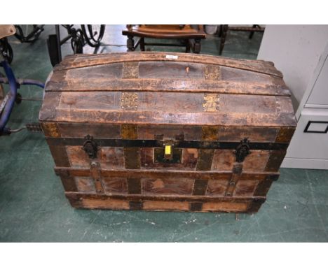 Dome top trunk