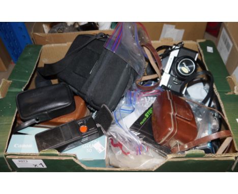 Collection of cameras and related equipment&nbsp;including a Canon digital Ixus 50, boxed, a Fujica SD801, cased, a Zeiss Vic