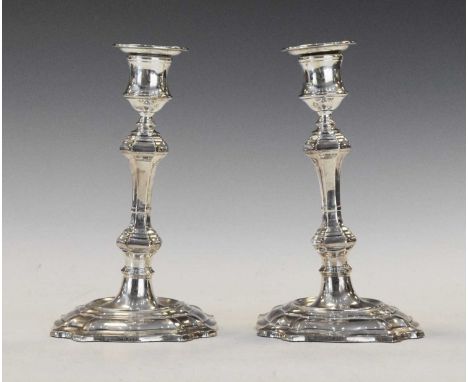 Pair of 18th Century-style Edwardian silver candlesticks, London 1904, sponsor's mark for Hutton & Sons, 19cm high  