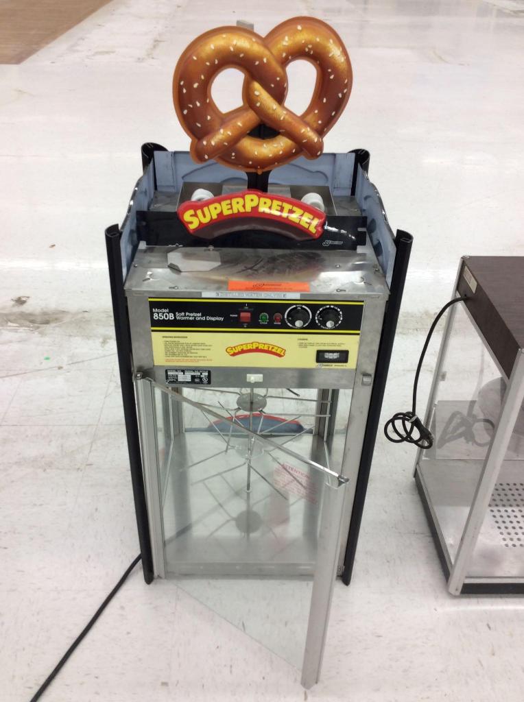 Super Pretzel, soft pretzel warmer, model 850B, like new.
