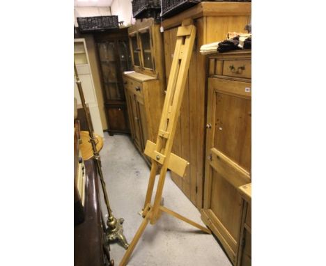A Vintage Large Pine Easel 