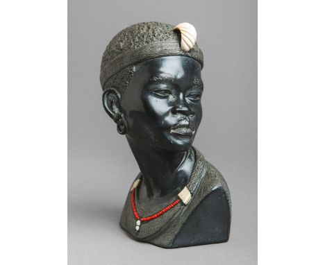 Casper, Darare (1952 - 2001), Frauenbüste, wohl schwarzer Serpentin m. Einlagen, Shona,seitl. sign., H. ca. 20 cm.
