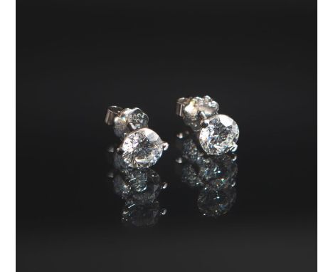 Paar Ohrstecker mit Diamantbesatz 950 Platin (Juwelier Wempe), je in Krappenfassung 1Diamant im Brillantschliff, zus. 2.02 ct