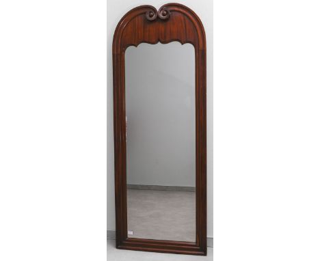 Spiegel (Biedermeier), Holzrahmen m. os. 2 Voluten, ca. 140 x 53 cm. Versand nur durchexternen Dienstleister möglich.