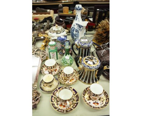 SELECTION OF EUROPEAN CERAMICS INCLUDING THREE CROWN DERBY JAPAN PATTERN COFFEE CANS AND SAUCERS, A SKITTLE SHAPED TALL VASE 