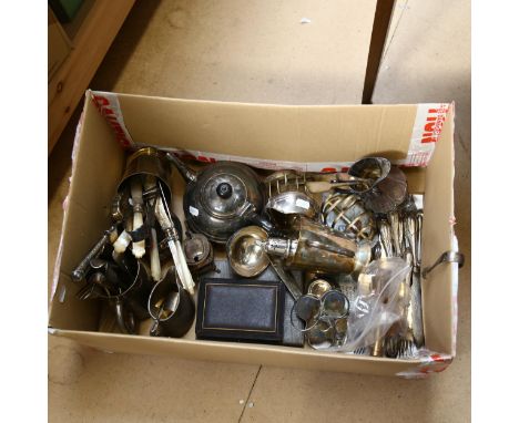 A silver yard-o-led pencil and leads, a Vintage compact, silver plated cutlery, tankards, toast racks etc (boxful) 