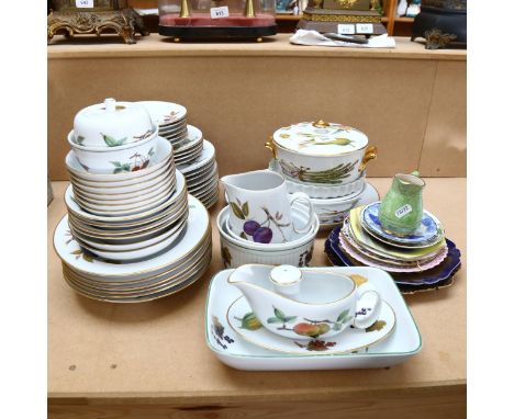 Royal Worcester Evesham dinnerware, decorative plates etc 