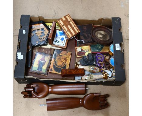 A pair of articulated hands, crib board, small prints etc 
