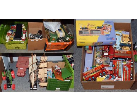 Various modern Corgi commercial vehicles including; Chipperfields Circus examples (many removed from boxes) and a model galle