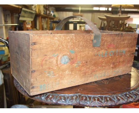 VINTAGE ISLE OF SUN TOMATO BOX