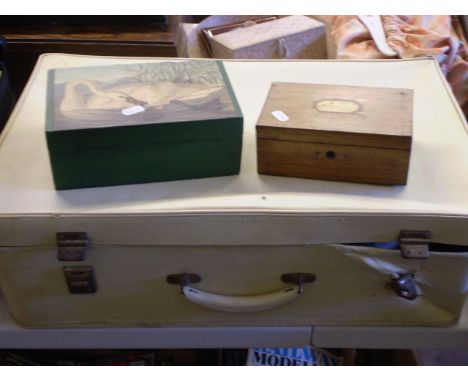 VINTAGE SUITCASE PLUS 2 WOODEN BOXES AND SMALL QUANTITY OF LINEN
