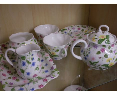 10 PIECE QUEENS TEA SERVICE FOR 2 COUNTRY MEADOW