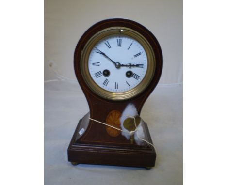 BALLOON MANTLE CLOCK WITH KEY
