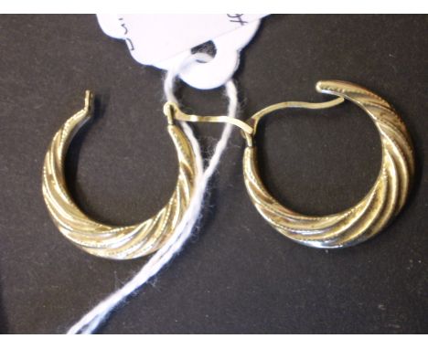 PAIR OF GOLD EARRINGS MARKED 375 9CT