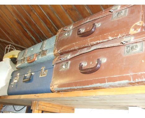 4 VINTAGE SUITCASES