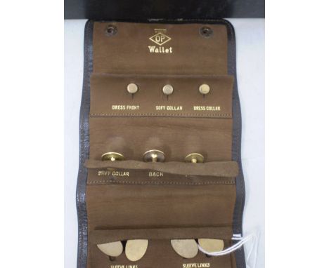 A DRESS SHIRT SET IN THE OP WALLET IN GOLD TOTAL WEIGHT 10.4G 9CT INCLUDING CUFFLINKS