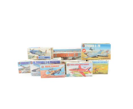 Eighteen Airfix 1:72 scale aircraft model kits, including Sepecat Jaguar, Short Stirling BI/III and a Short Sunderland III, e