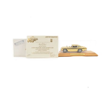 Danbury Mint Special Edition James Bond 007 22 carat gold plated 1:24 scale Aston Martin DB5, authentic replica of the car dr