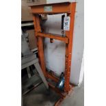 D-J TOOLS 20-TON H-FRAME SHOP PRESS, W/ 20-TON HYDRAULIC BOTTLE JACK, DISTANCE BETWEEN UPRIGHTS: